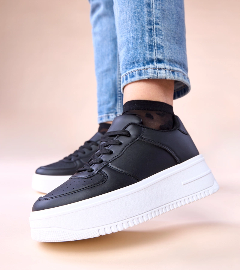 Adidasy czy sneakersy?