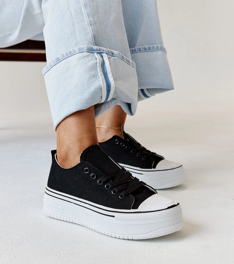 Czarne trampki na grubej podeszwie Bahira