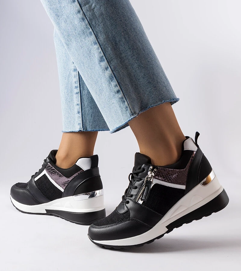 Czarne sneakersy na koturnie Deodata