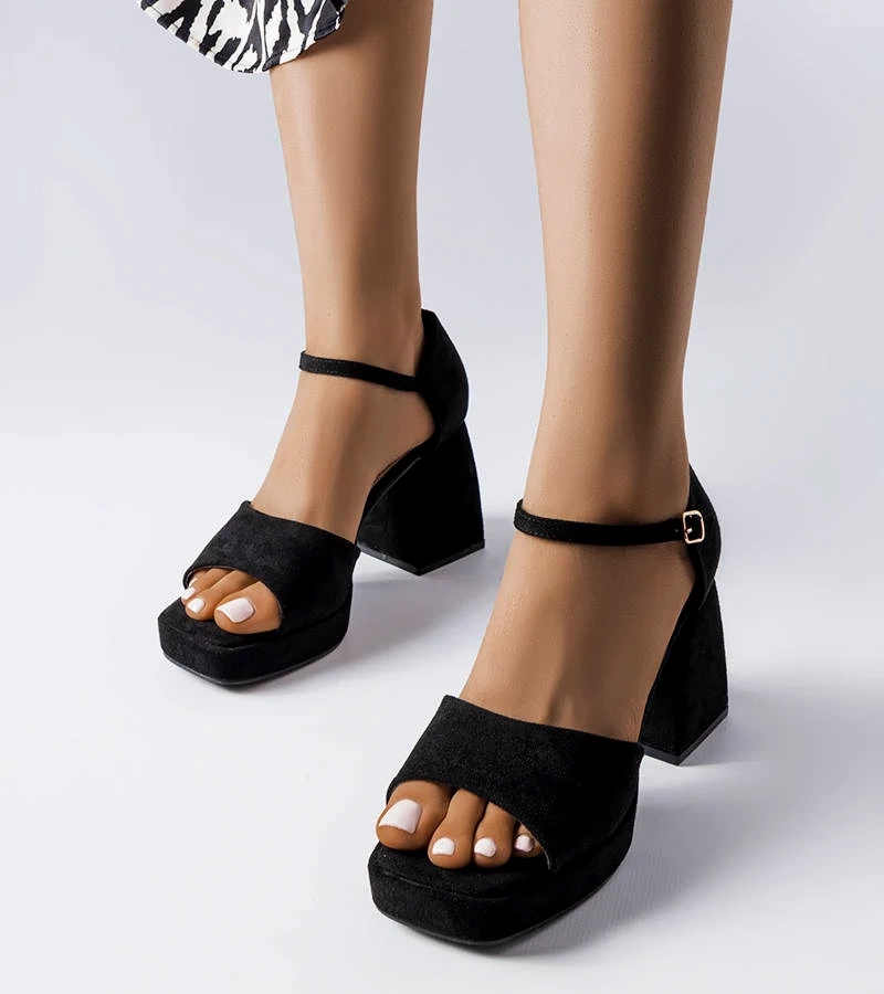 Czarne sandały na modnym obcasie Vinceza