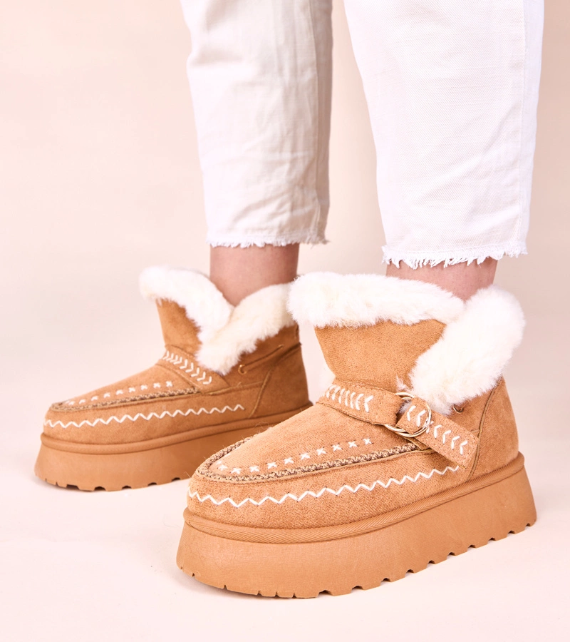 Brązowe śniegowce z ozdobnym haftem Ciana