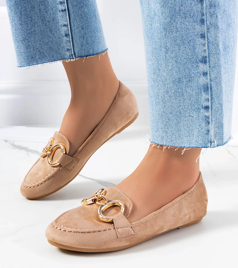 Beżowe mokasyny z klamrą Castor