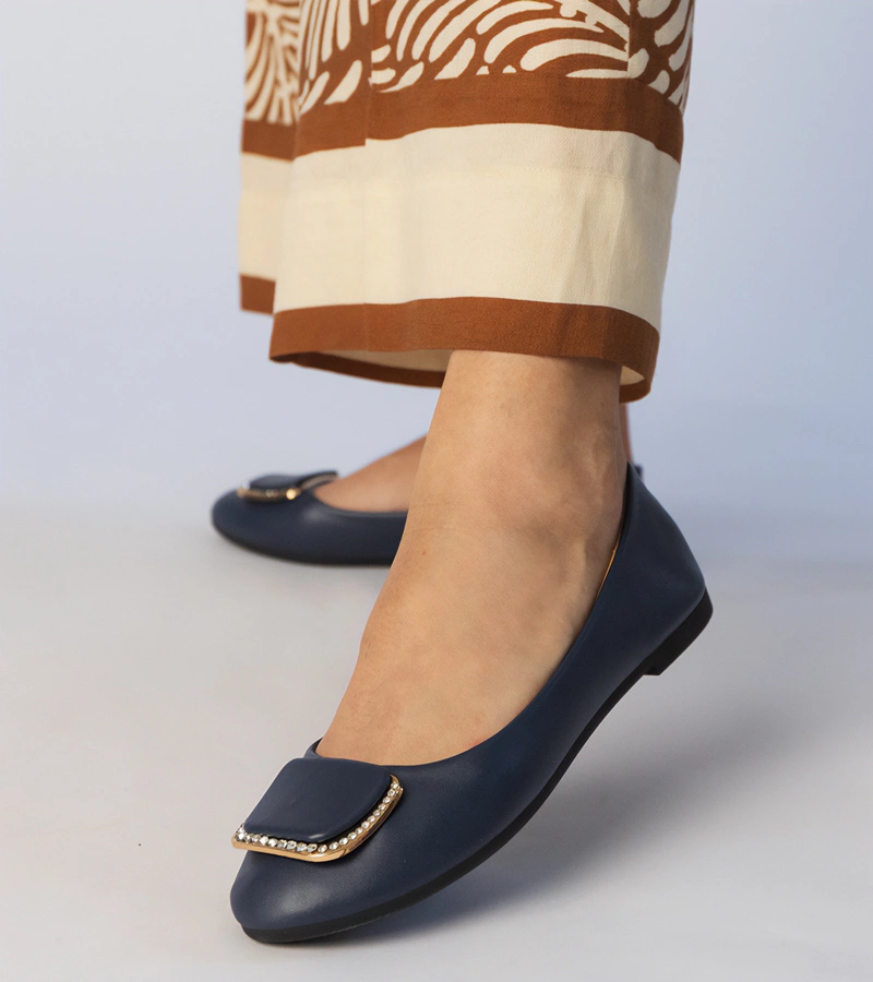 Granatowe balerinki damskie z cyrkoniami Bejla