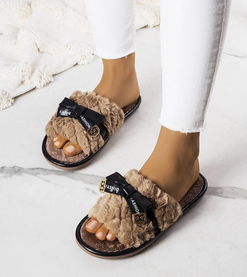 Brązowe kapcie z kokardą Peter