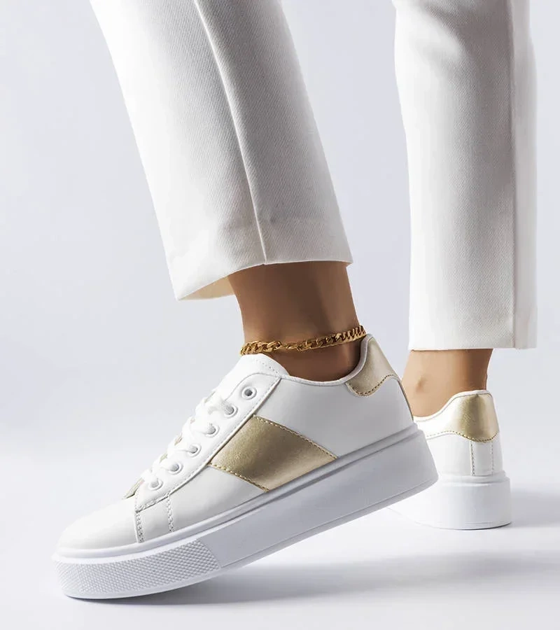 Białe sneakersy ze złotym paskiem Aurélie