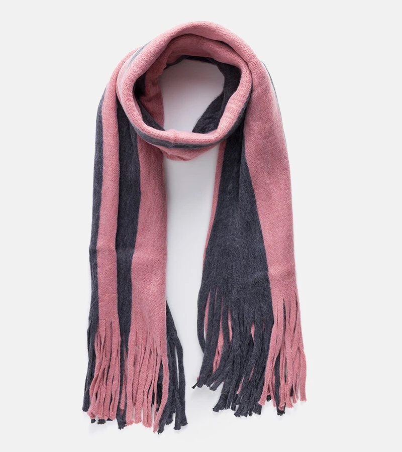 Różowo-szary szal z frędzlami Lana