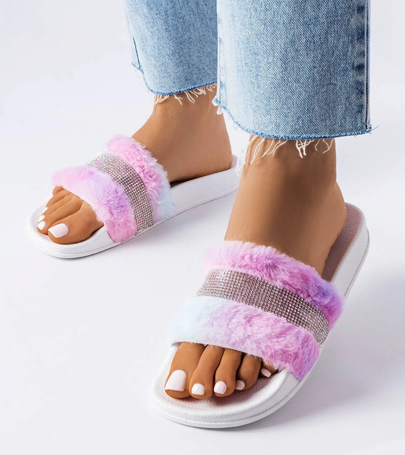 Kolorowe futrzane klapki z cyrkoniami Carrito