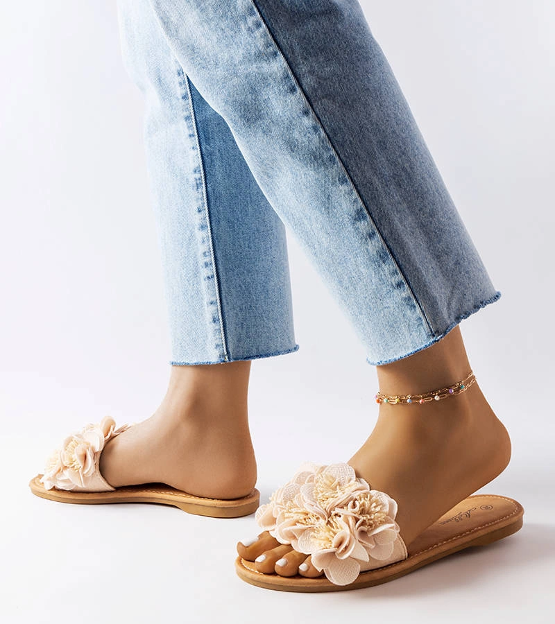 Beżowe ozdobne klapki Alfrida