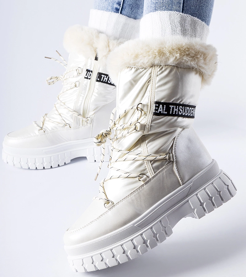 Beżowe ocieplane śniegowce z napisem Giorgio