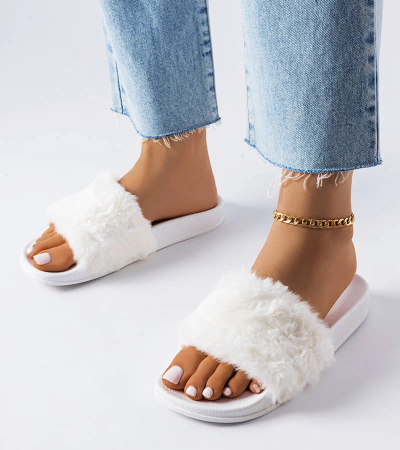 Białe klapki z futerkiem Raffaele