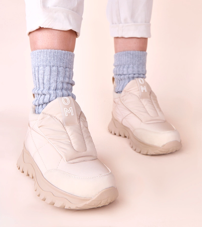 Beżowe śniegowce damskie zapinane na rzep Penny