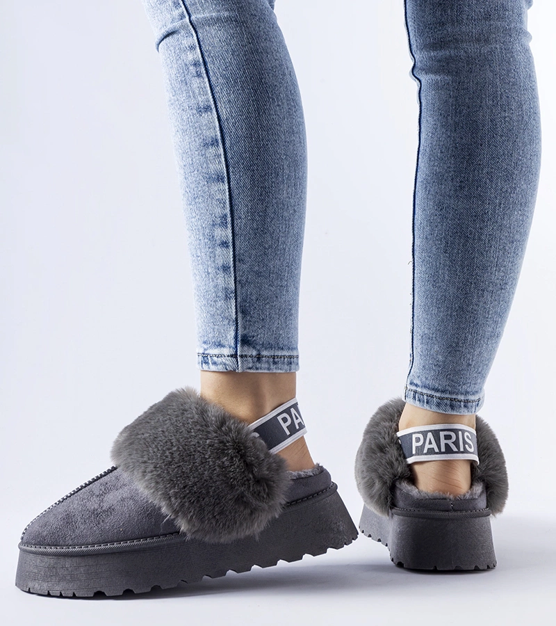 Szare ocieplane kapcie z gumką i futrem Sangro