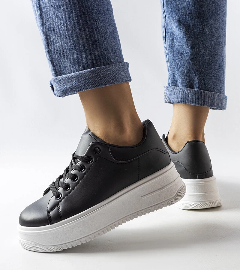 Czarne sneakersy na platformie Holante