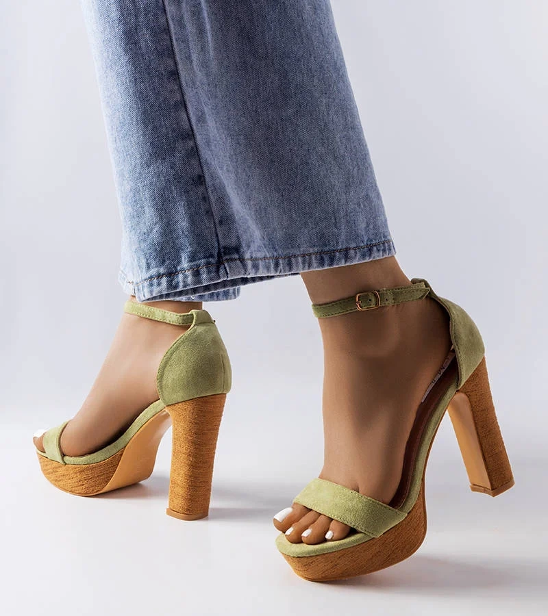 Zielone sandały na wysokim słupku Selsa