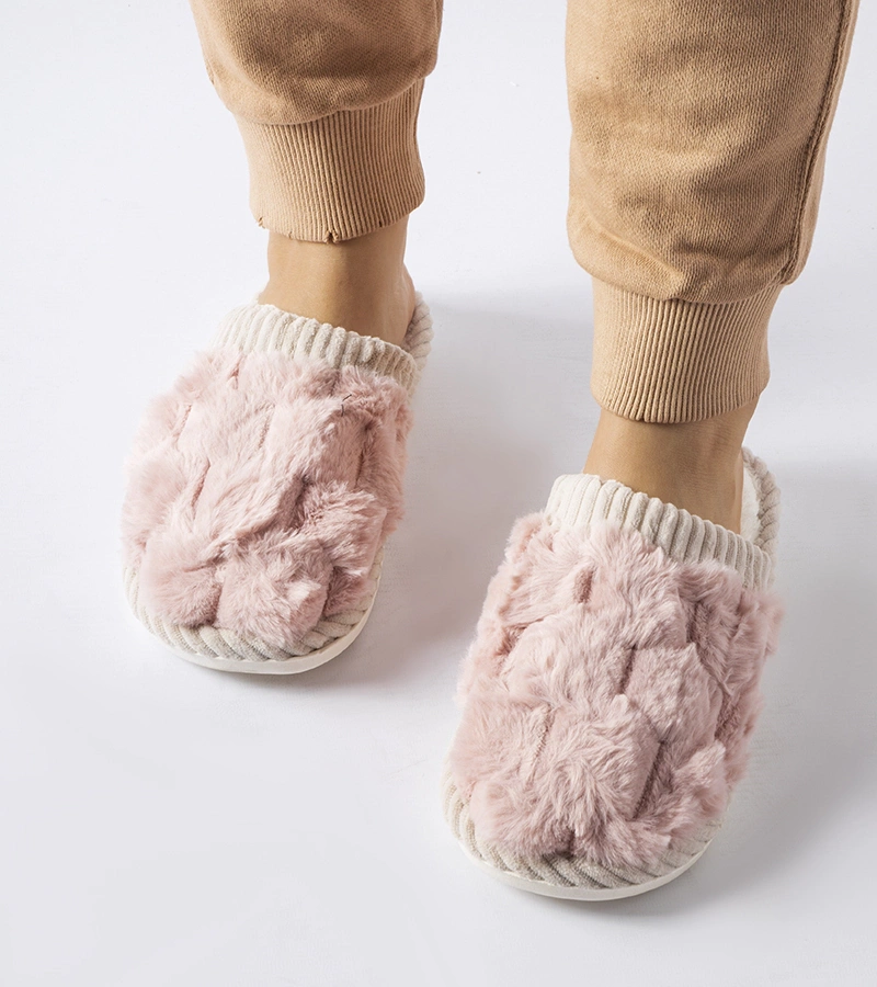 Różowe ocieplane damskie kapcie Crissa