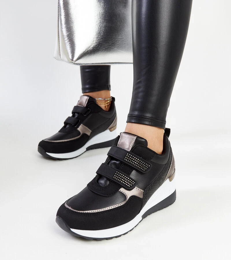 Czarne sneakersy na koturnie zdobione cyrkoniami Asmeret