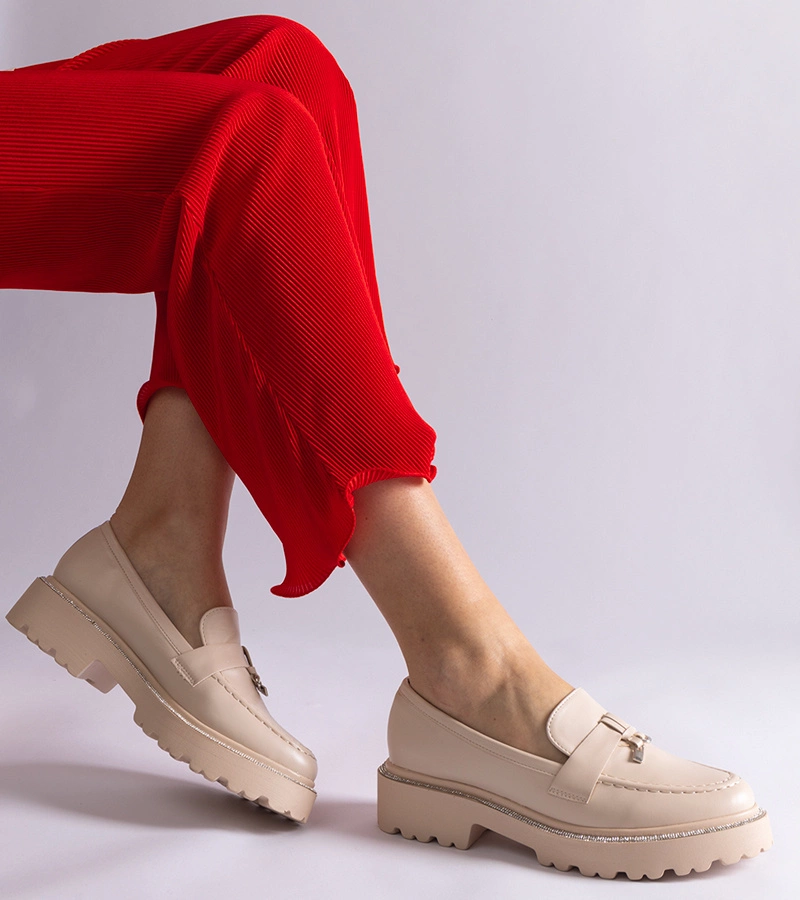 Beżowe mokasyny z ekoskory zdobione cyrkoniami Henley