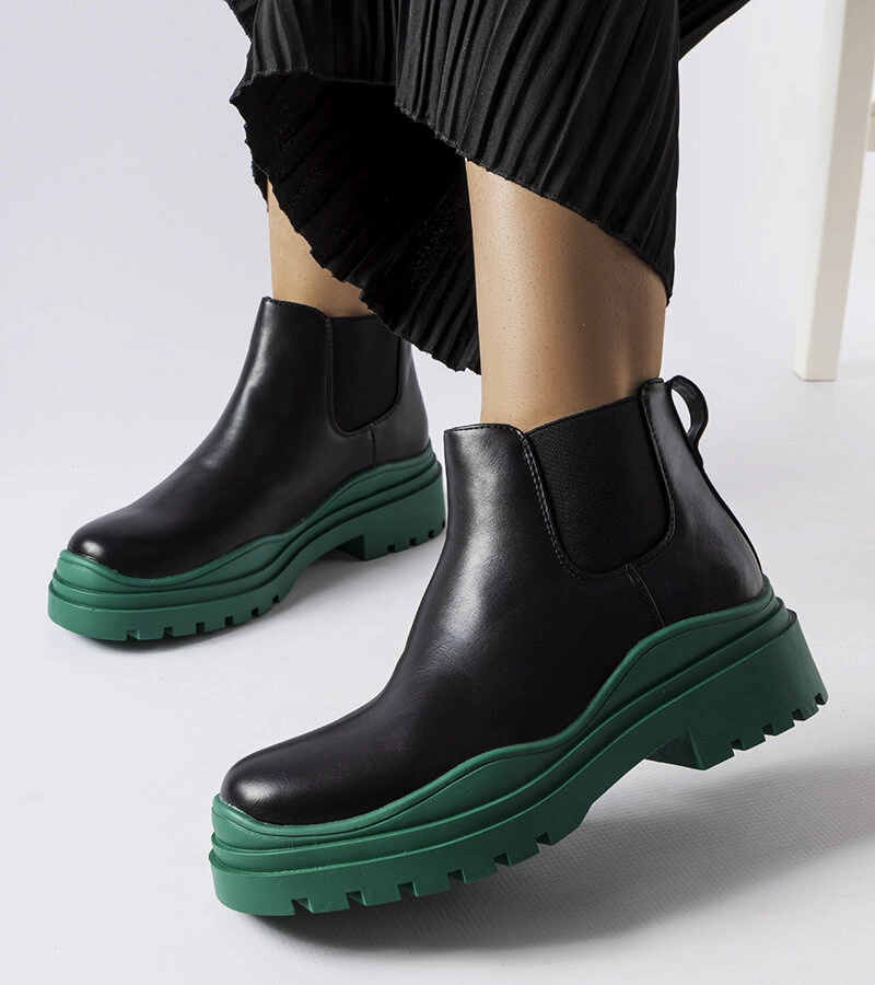 Czarne botki na kolorowej platformie Marinone