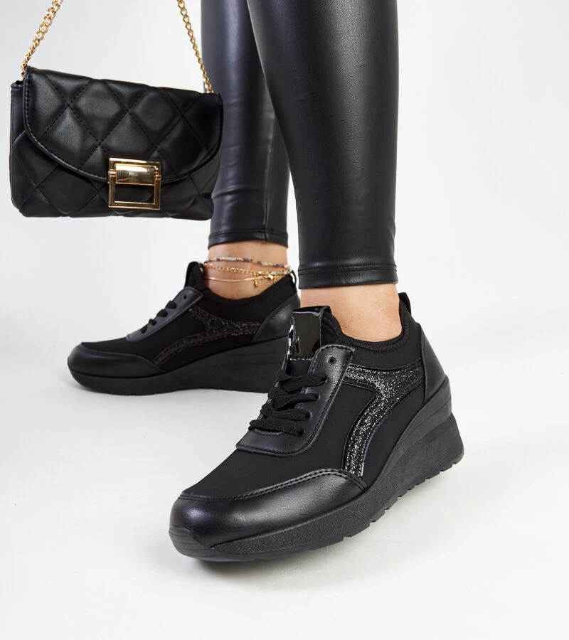 Czarne sneakersy na koturnie Hermina