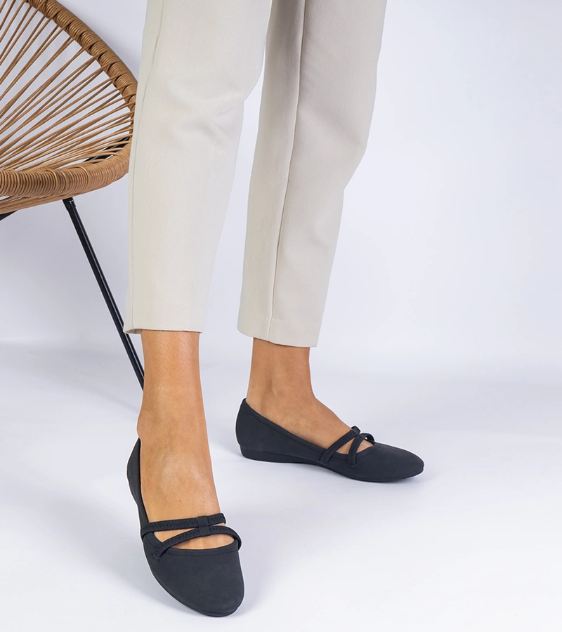 Czarne balerinki damskie z ekoskóry matowej Baronna