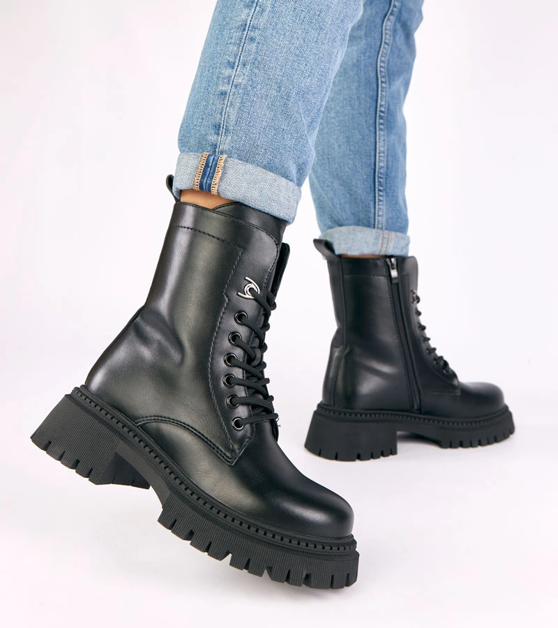 Czarne botki klasyczne na platformie Kalle