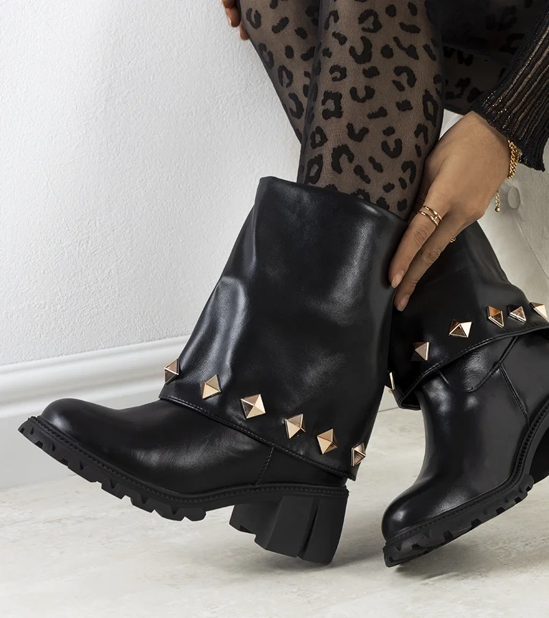 Czarne botki z ćwiekami Rezen