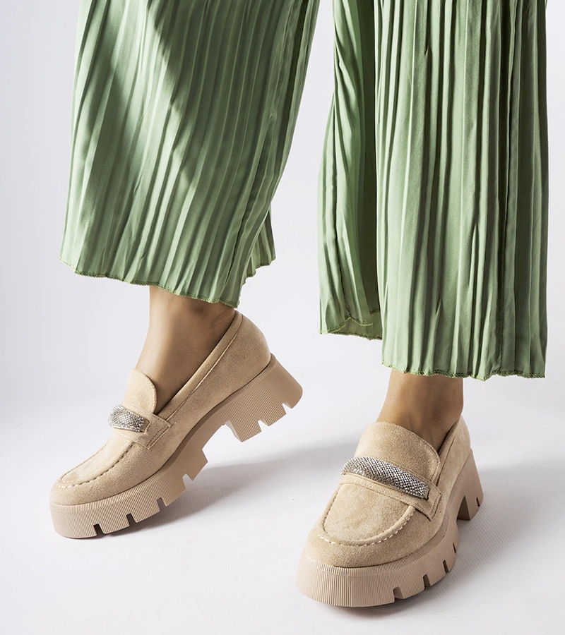 Beżowe mokasyny na masywnej podeszwie Macario