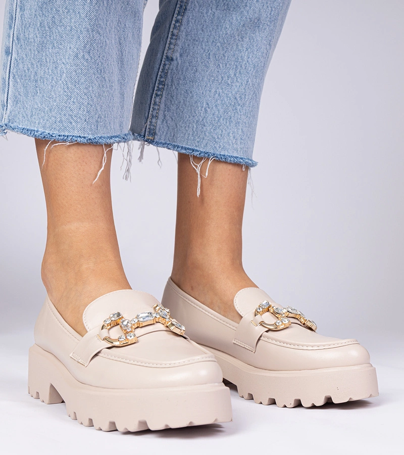 Beżowe eleganckie mokasyny z cyrkoniami Zelda