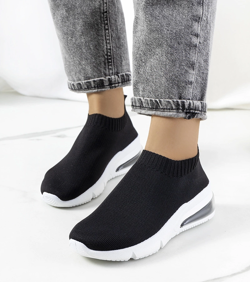 Czarne sneakersy Trudy