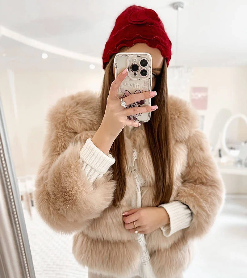 Czerwona czapka z falbankami Zion