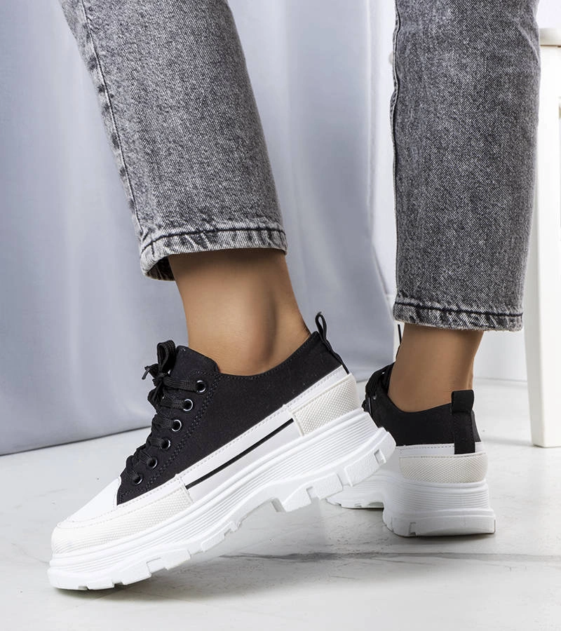 Czarne trampki na wysokiej platformie Lavaris