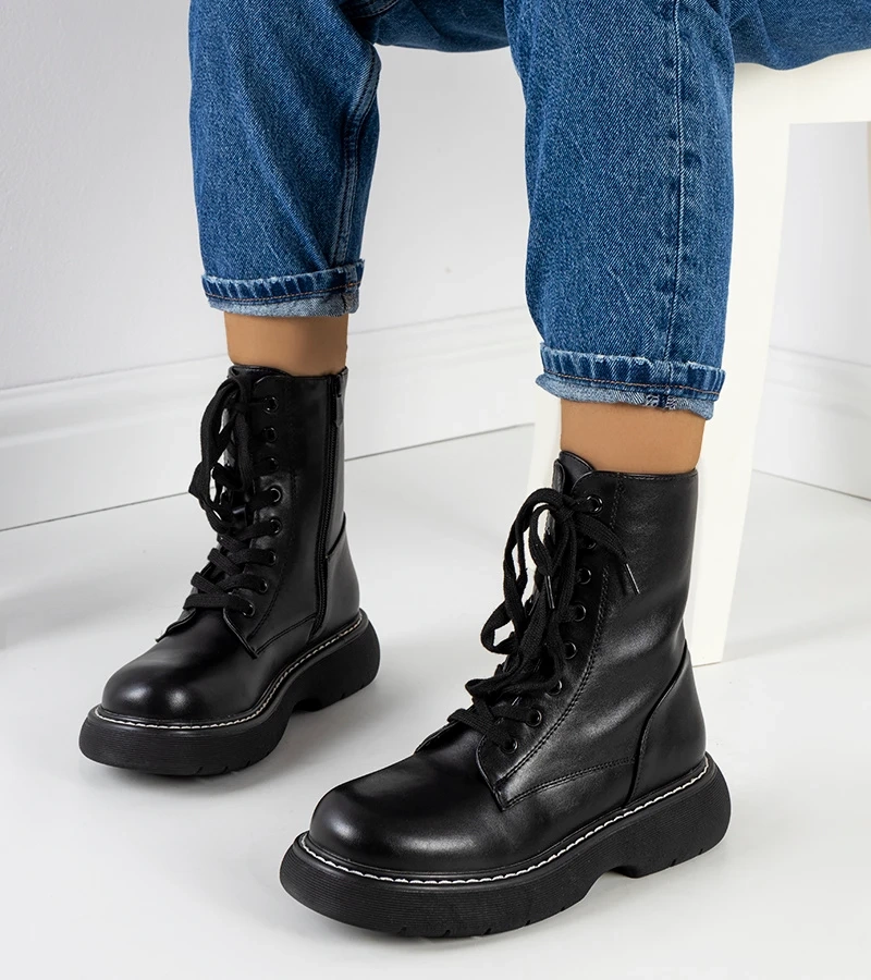 Czarne botki typu glany Myrefall