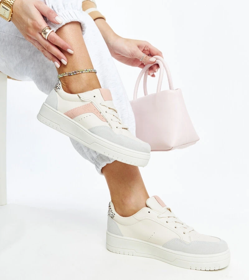 Białe sneakersy na platformie Walda