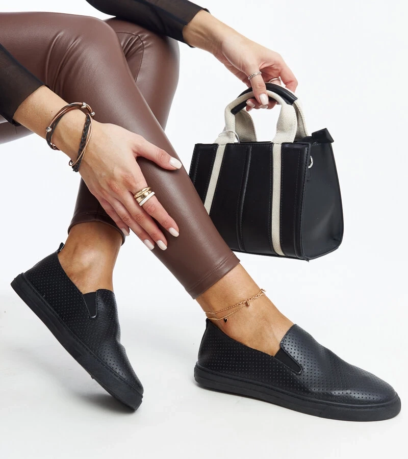 Czarne półbuty Sanan