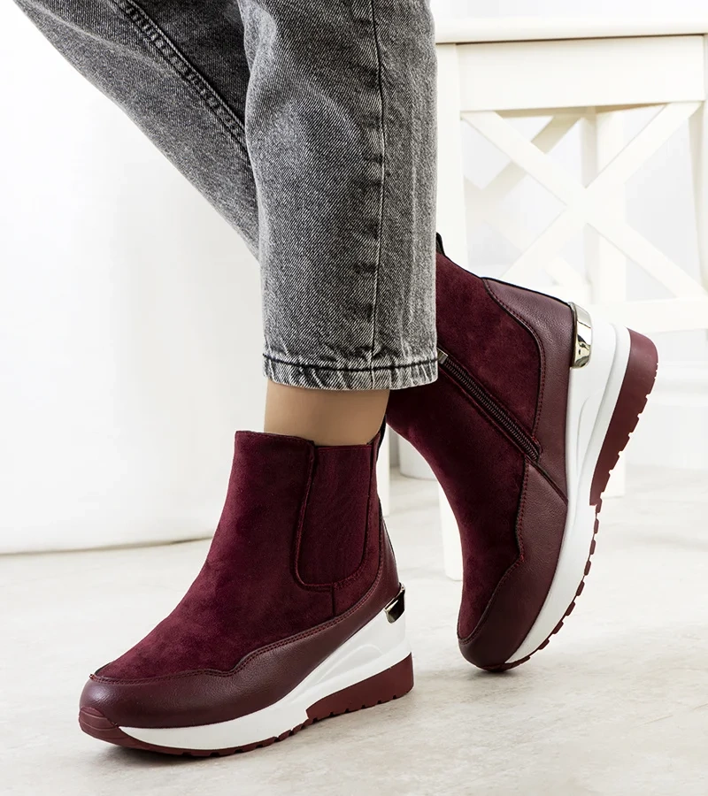 Bordowe botki na koturnie ocieplane Arkala