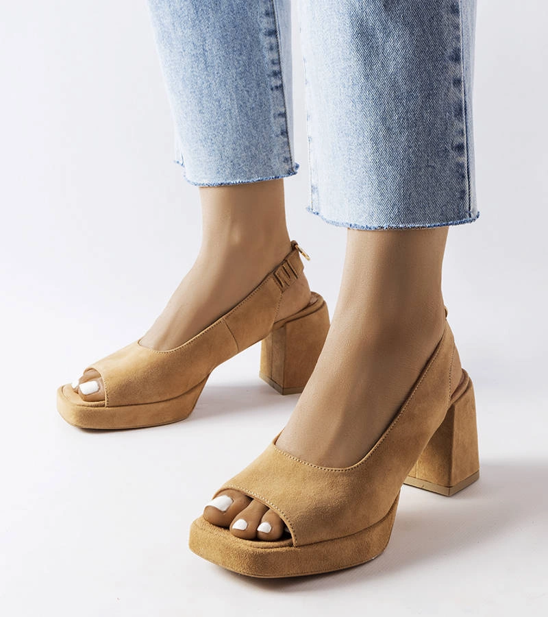 Rudy welurowe sandały na słupku KARINO