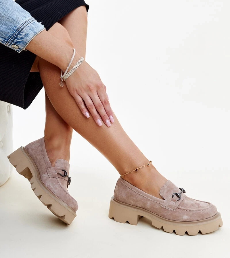 Beżowe skórzane mokasyny Vinceza