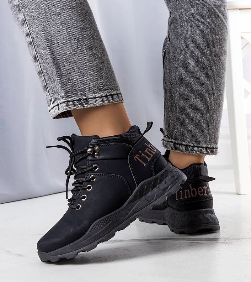 Czarne ocieplane traperki damskie Adleri