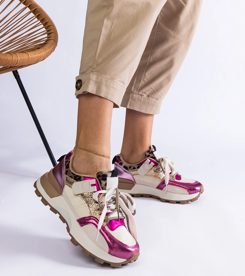 Różowe sneakersy zdobione motywem zwierzęcym Soria