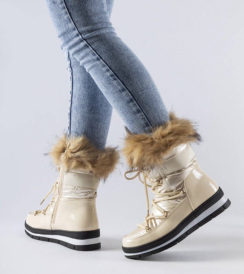 Beżowe lakierowane śniegowce z futerkiem Bow