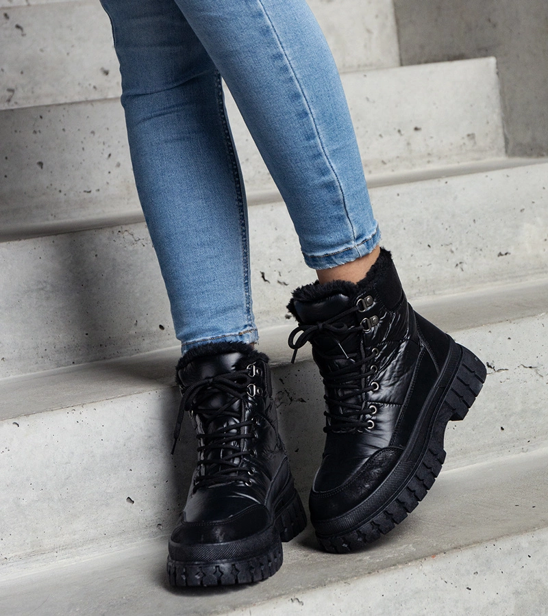 Czarne śniegowce ocieplane sznurowane z grubą podeszwą Ozero