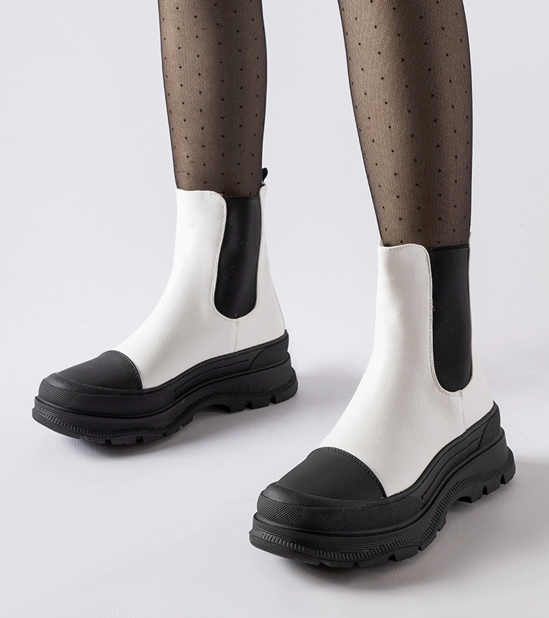 Białe botki na sportowej podeszwie Ermanno