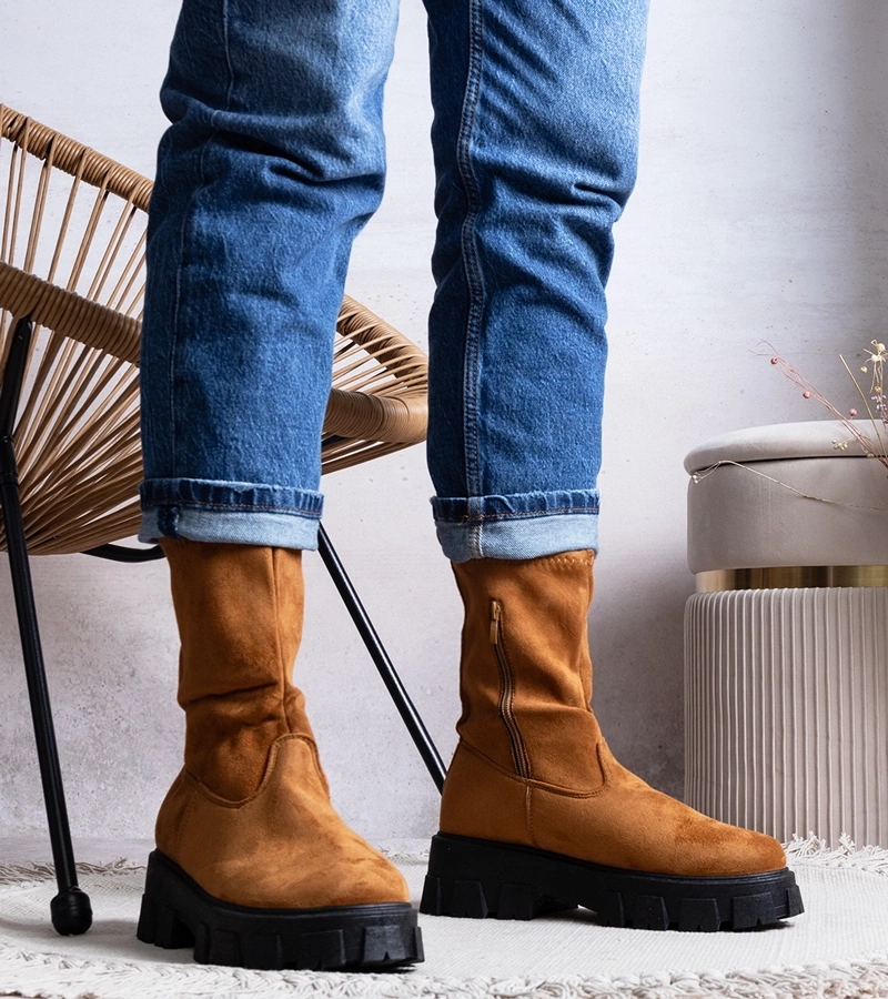 Brązowe botki na platformie Conco