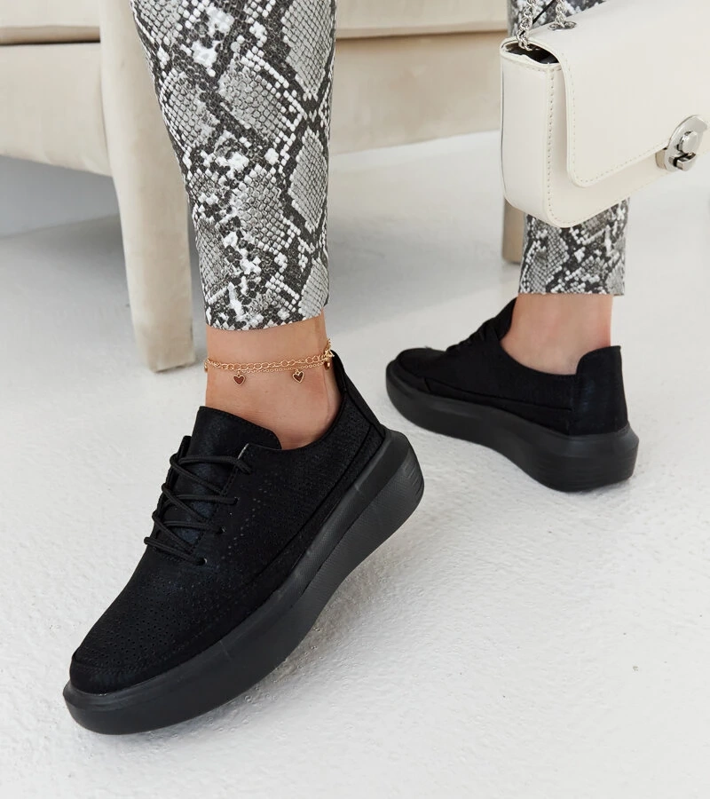 Trampki damskie czarne na platformie sznurowane ażurowe Lori