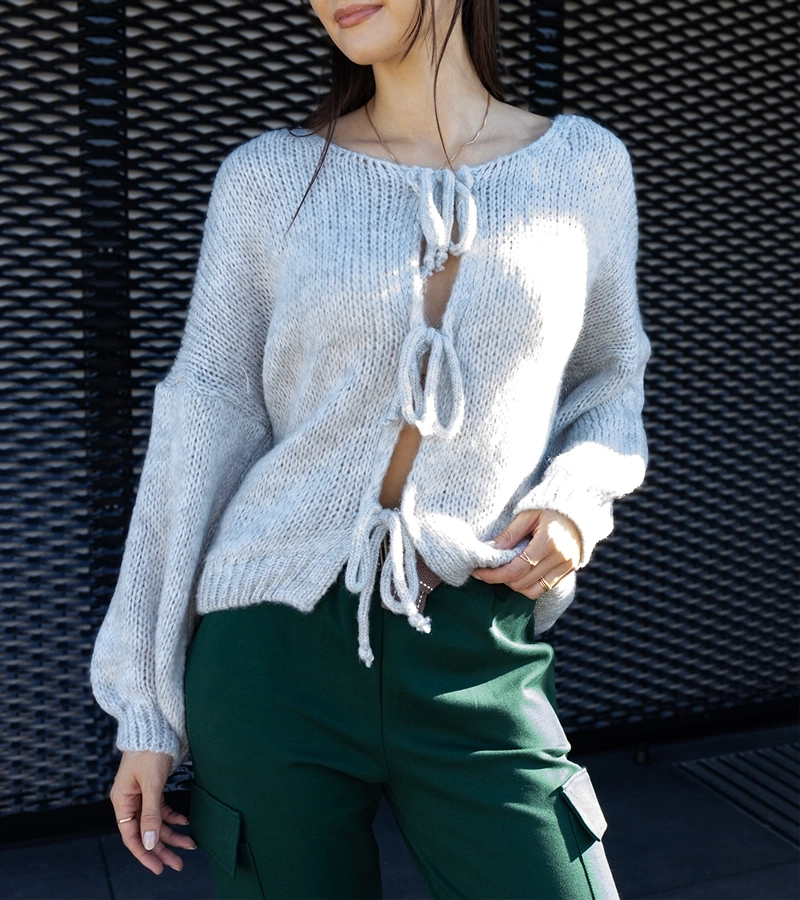 Szary wiązany sweterek Sumaia