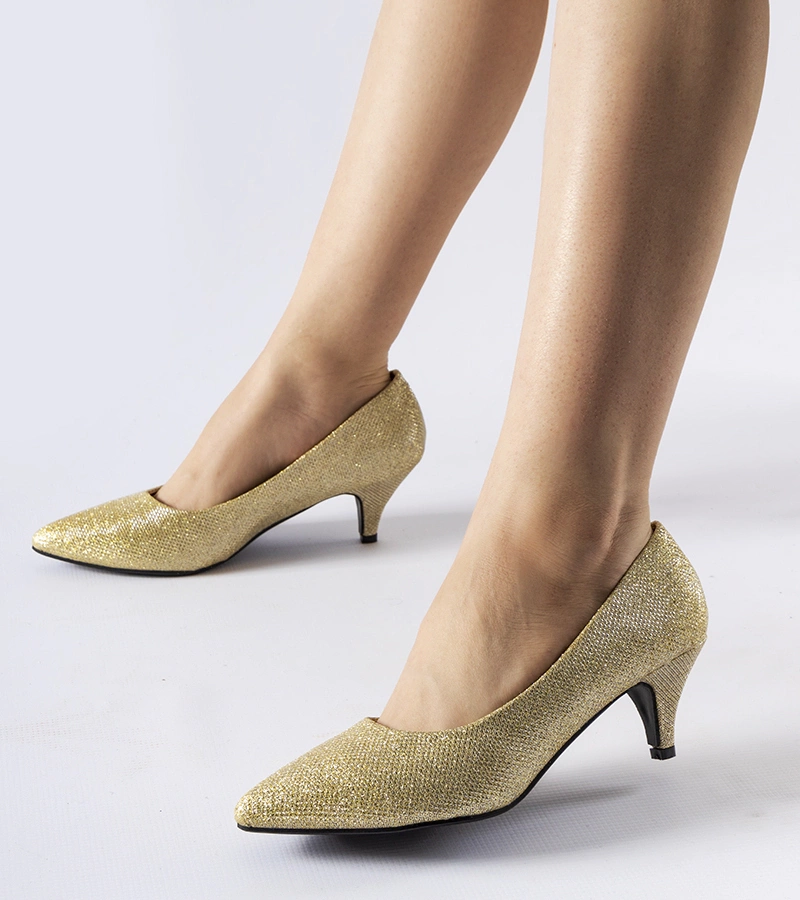 Złote brokatowe czółenka niskie Pescara