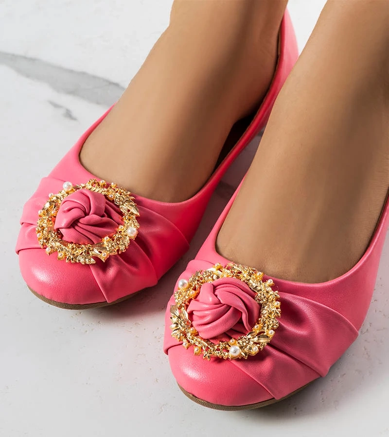 Różowe balerinki ze złotą ozdobą Antoinette