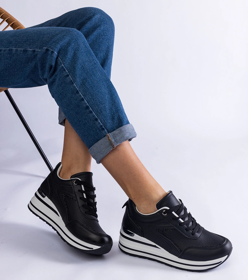 Czarne sneakersy zdobione brokatem i metaliczną wstawką Ursula