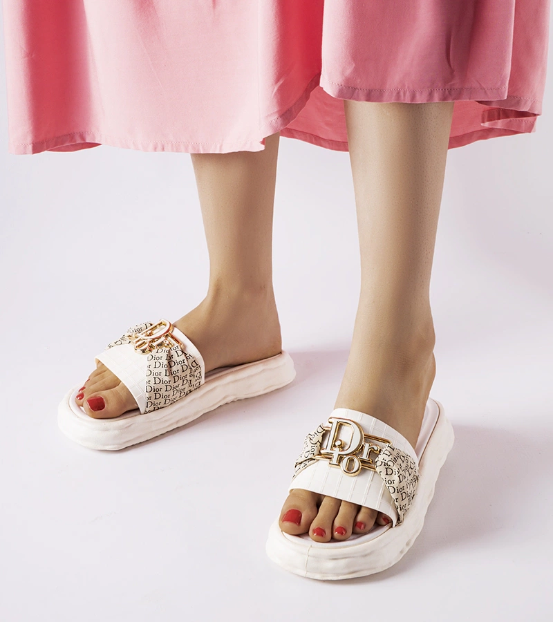 Białe gumowe ozdobne klapki Bérard