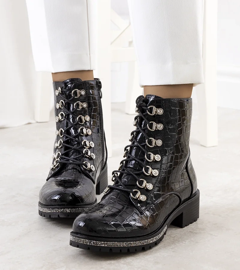 Czarne lakierowane botki Alegre